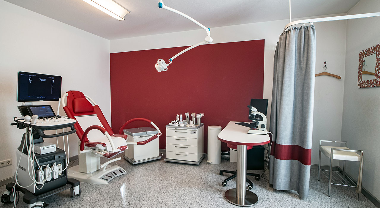 Behandlungszimmer bei Frauenärztin Dr. Glüer Veitshöchheim